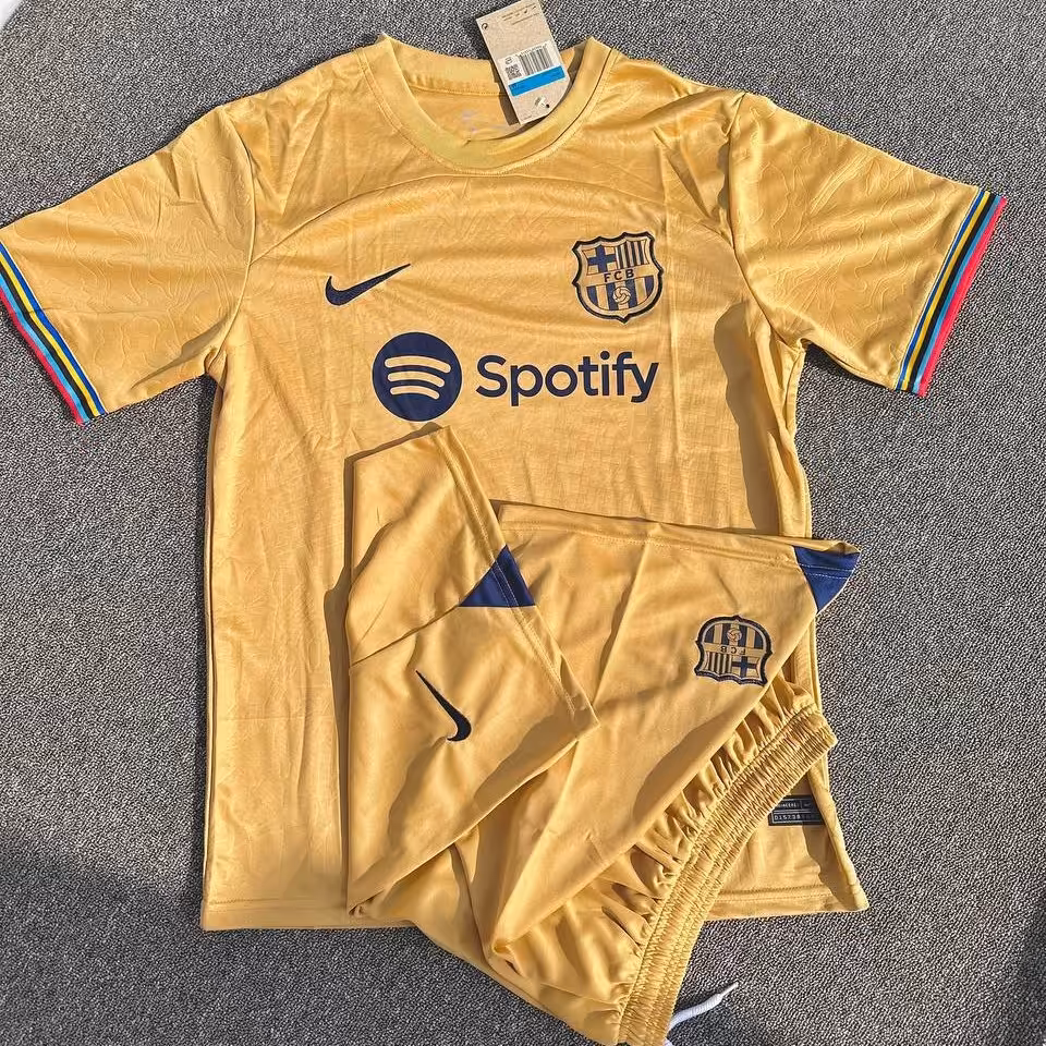 کیت طلایی بارسلونا تایلندی 