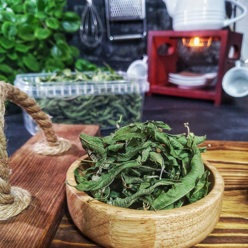 به لیمو درشت و معطر 25 گرمی ظرف پلی پروپیلن