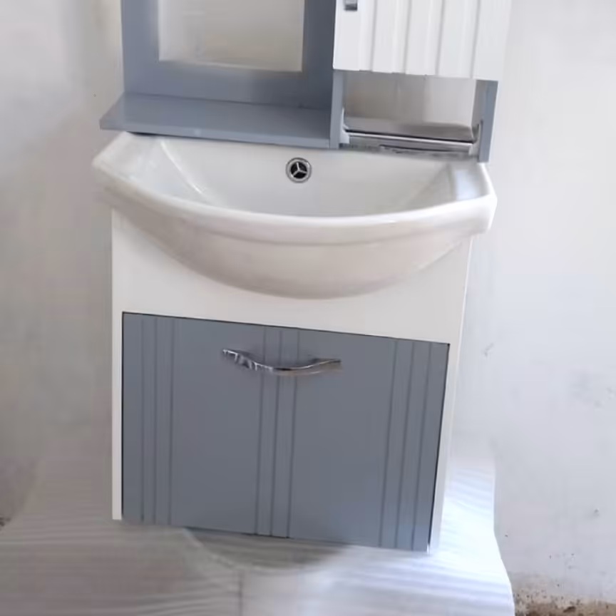 روشویی کابینتی سایز 47 با آینه باکس دیواری. هزینه ارسال بصورت پس کرایه و برعهده مشتری است