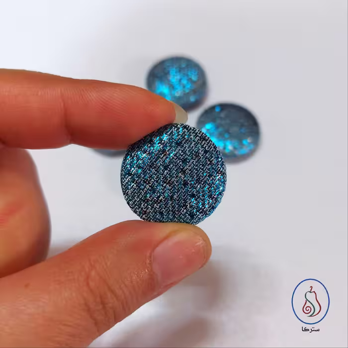 دکمه پارچه ای آبی لمه زری فلزی  2.4 سانتی