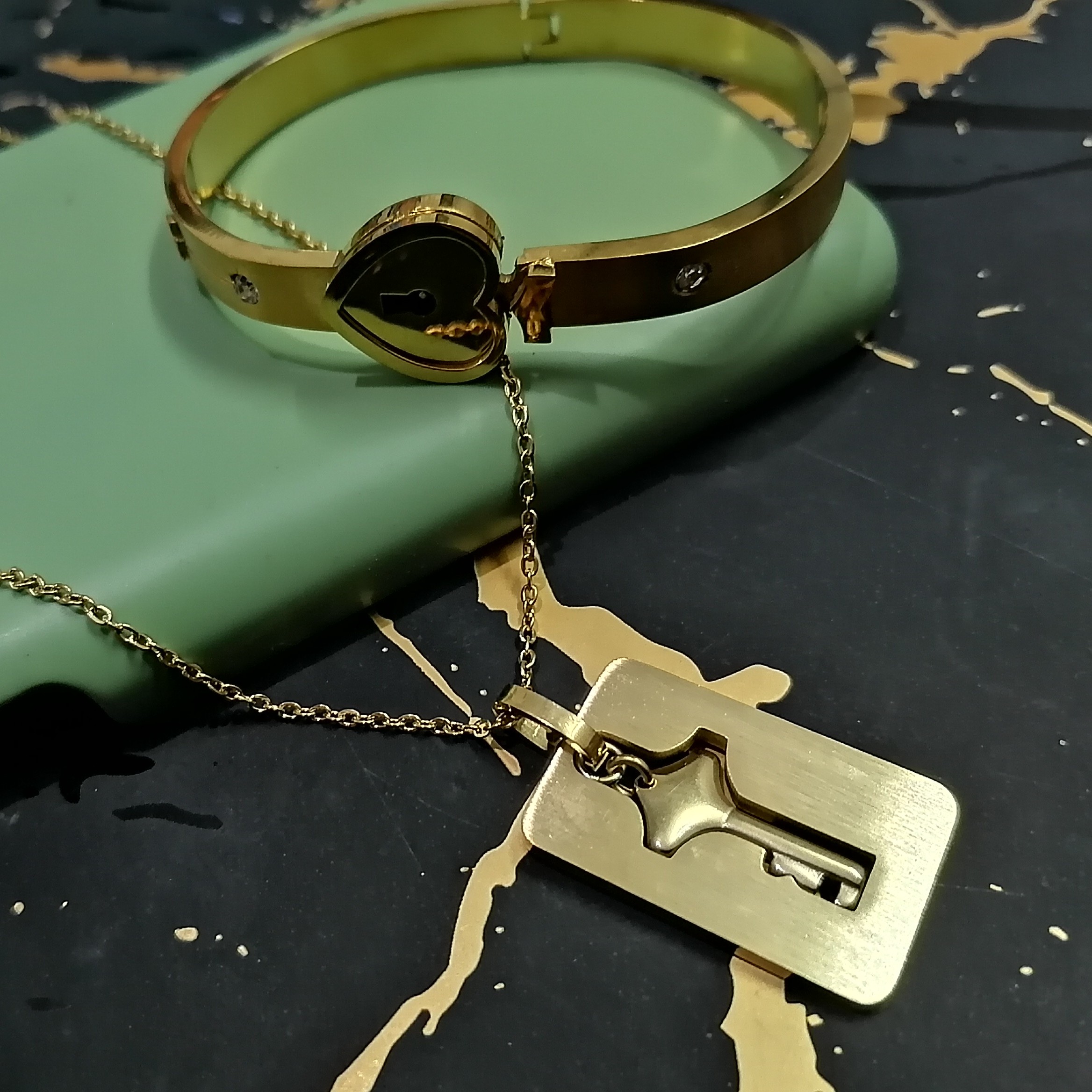 دستبند و گردنبند قفل و کیلد