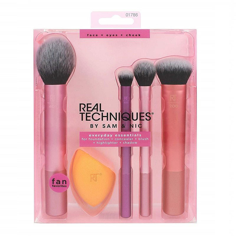 ست براش 4 تیکه ریل تکنیک Real techniques everyday essential با پد آرایشی | فروشگاه ارس ترک