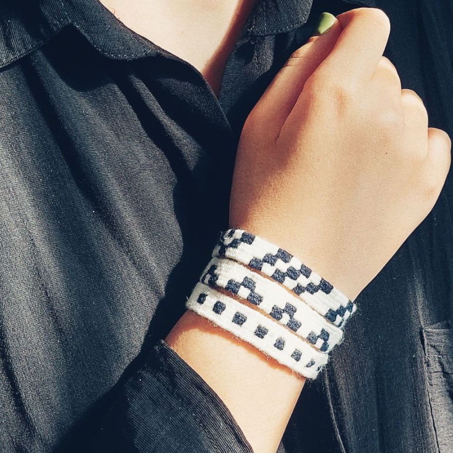 دستبند گلیم بافت سه لایه طرح کتیبه  