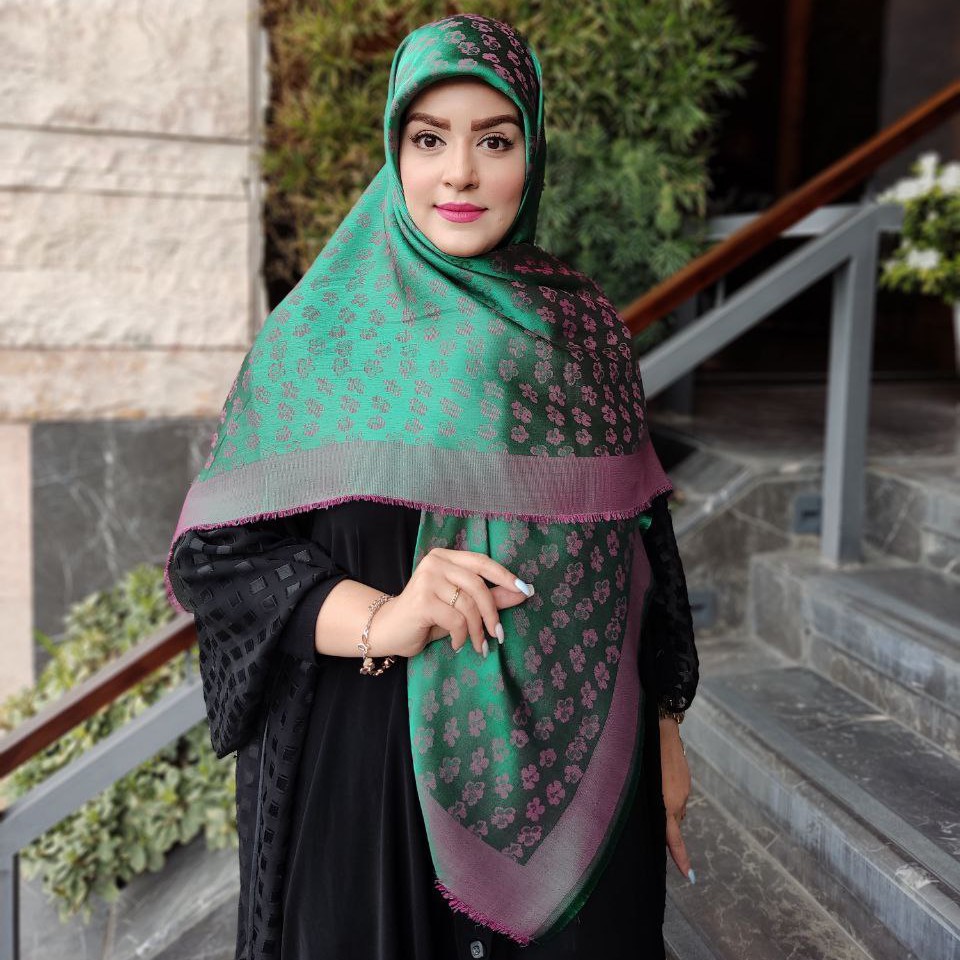 روسری دورو لمه دار وارداتی نخ ابریشم ژاکارد قواره 140 رنگ سرخابی سبز