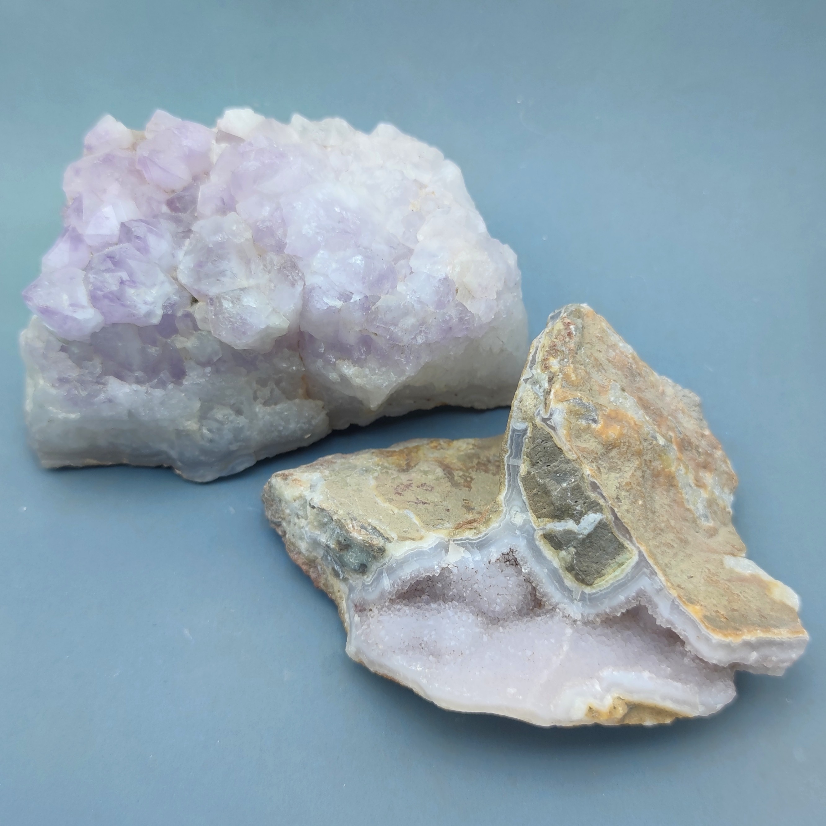 پک دو عددی آمتیست بزرگ و زیبا با رنگ روشن و قیمت استثنایی مناسب دکور  و ویترین