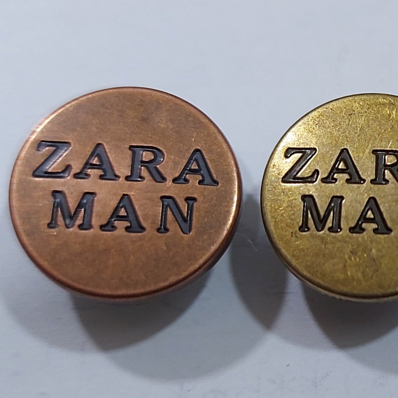 دکمه لی جنس آهن طرح زارا
