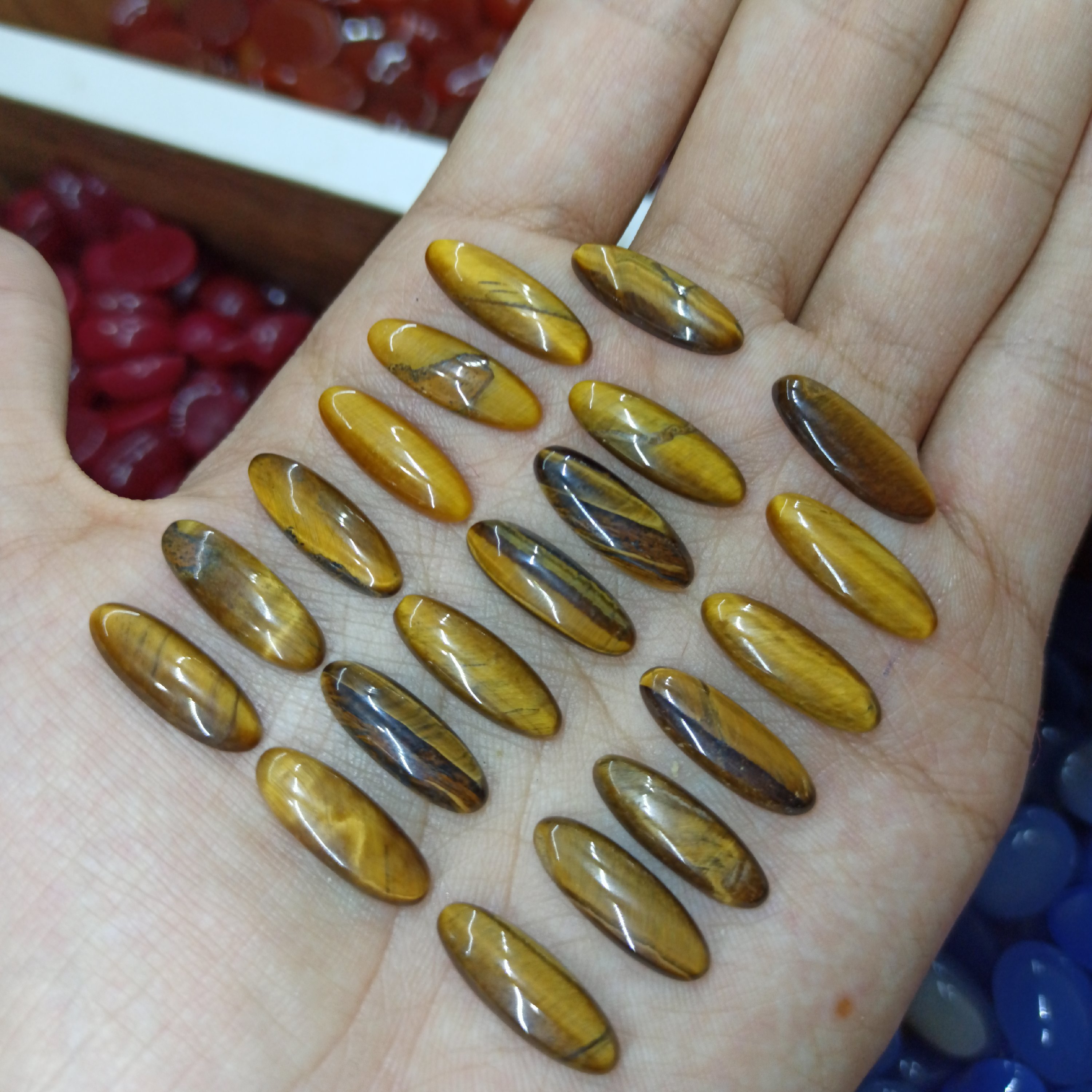 نگین چشم ببر بادومی