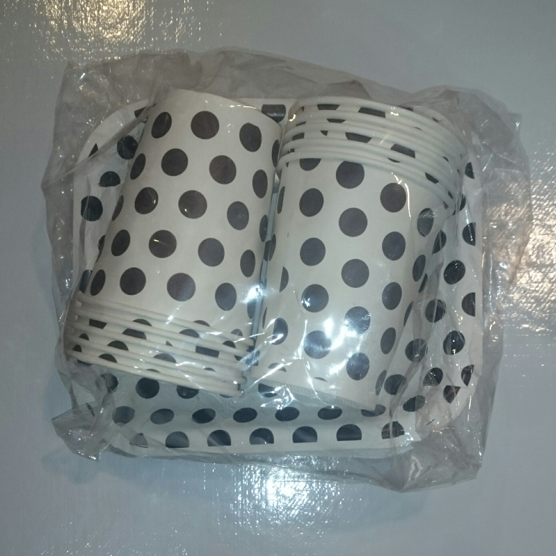 بشقاب و لیوان تم تولد خالدارسفید مشکی (10عدد بشقاب 10 عدد لیوان)