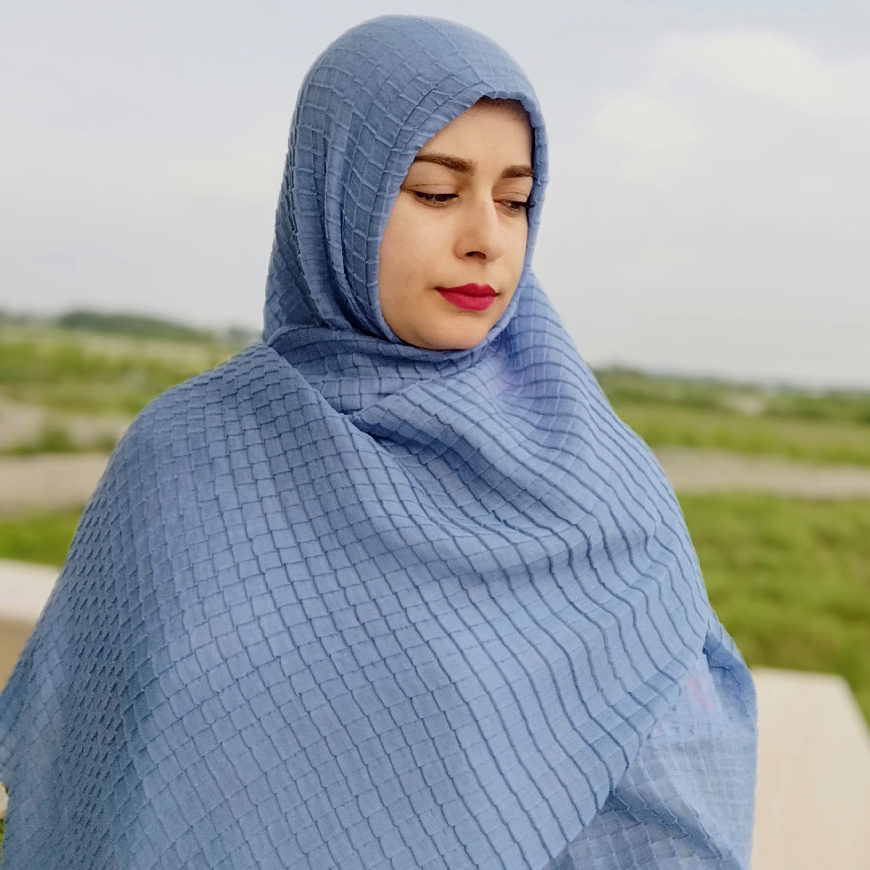 شال نخی پلیسه مربعی،منگوله دار،کیفیت عالی،مناسب هوای گرم،بسیار سبک،لیز نمیخوره