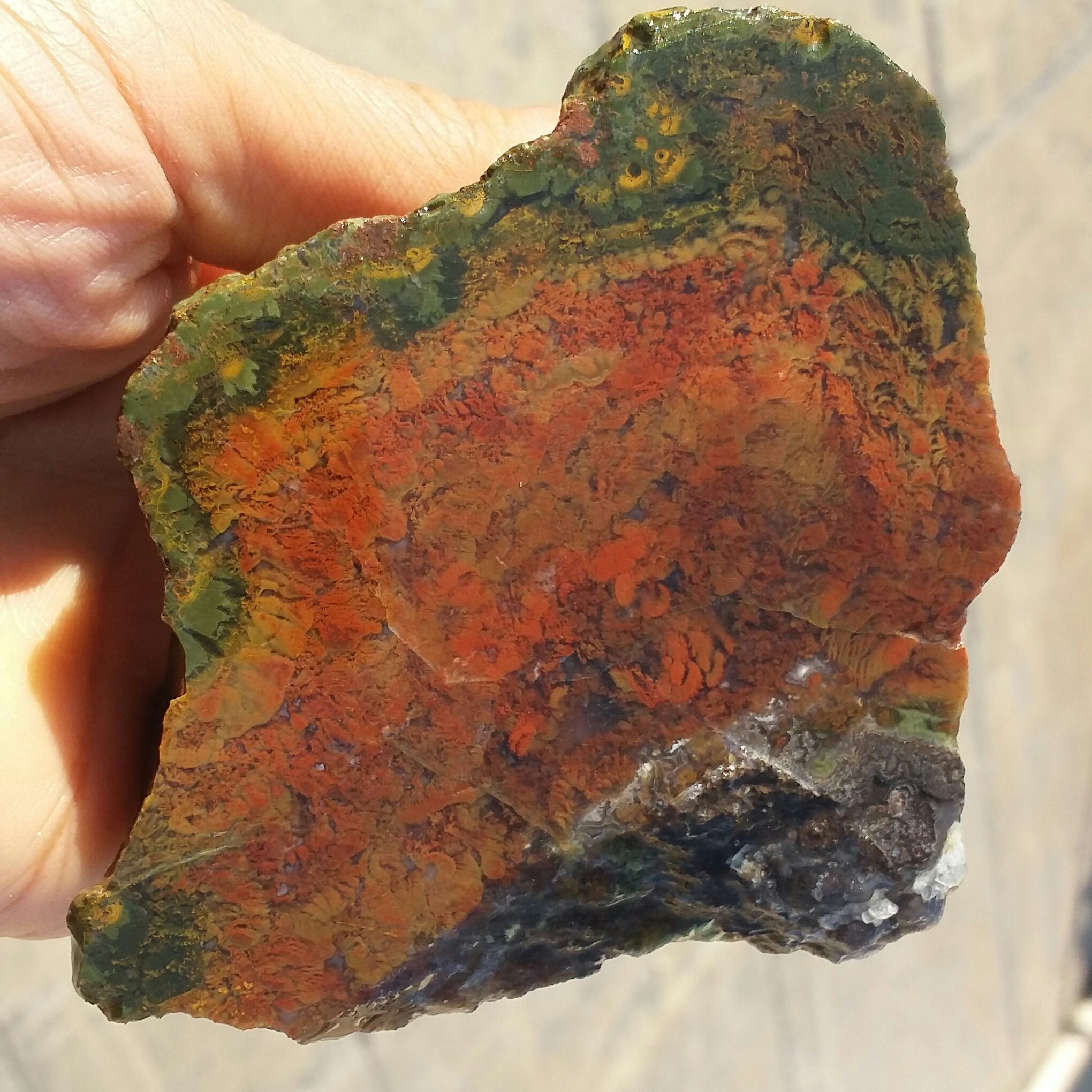 اسلایس سنگ راف عقیق منظره 7رنگ 3قلعه بسیار دیدنی شاهکار خلقت کاملا طبیعی
با قابلیت ساخت چندین نگین محشر
 کد 8352