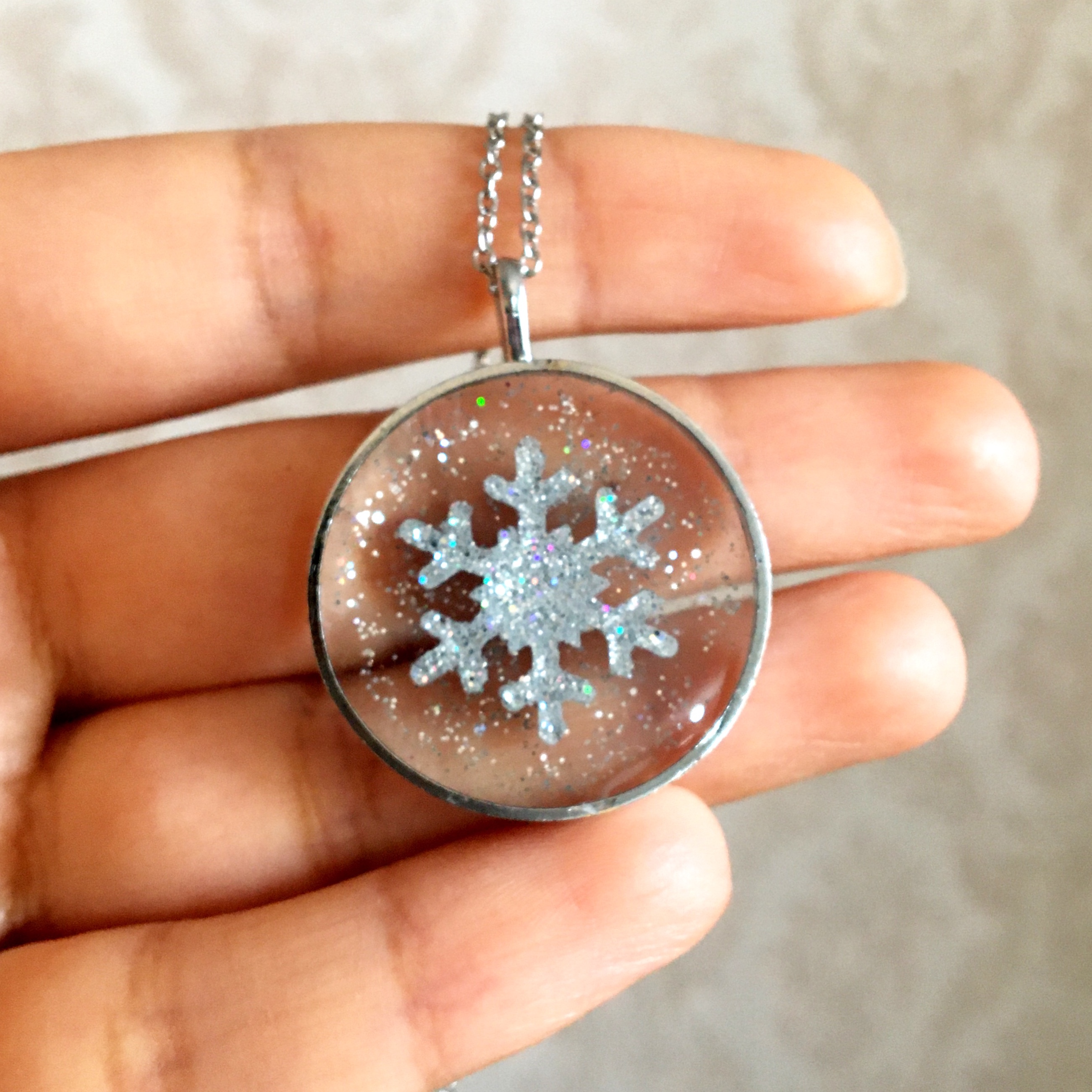 گردنبند رزینی دونه برف