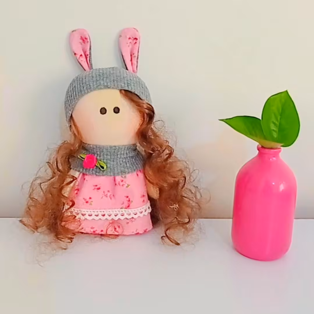 عروسک 13 سانتی کلاه خرگوشی پاچه متغییر