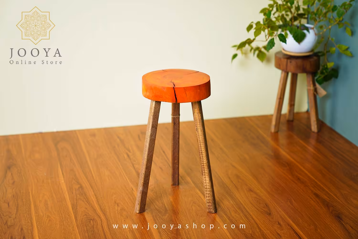 استند چوبی لورا