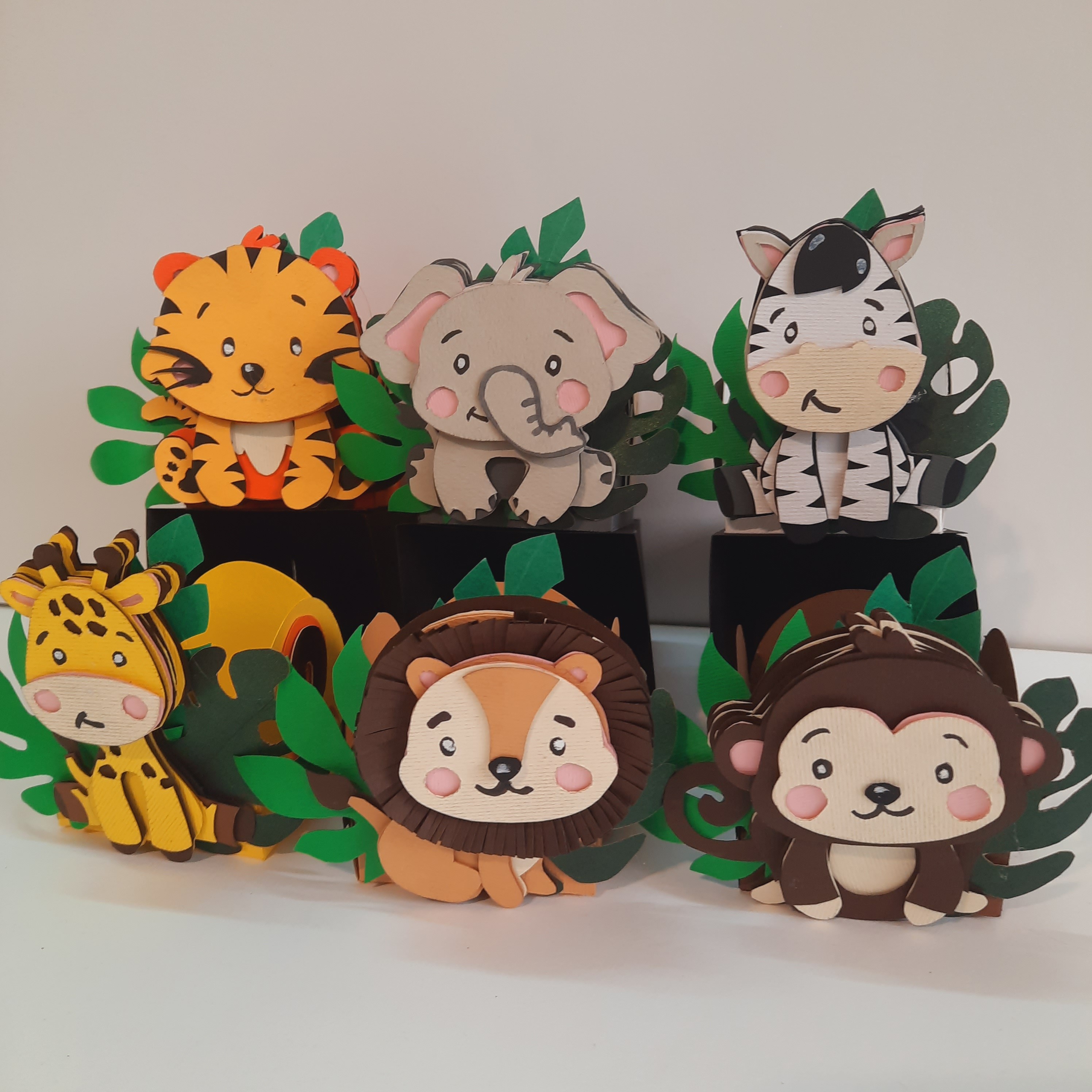 پک 12 عددب جعبه کاپ کیک  مقوای دستسازه تم حیوانات جنگل