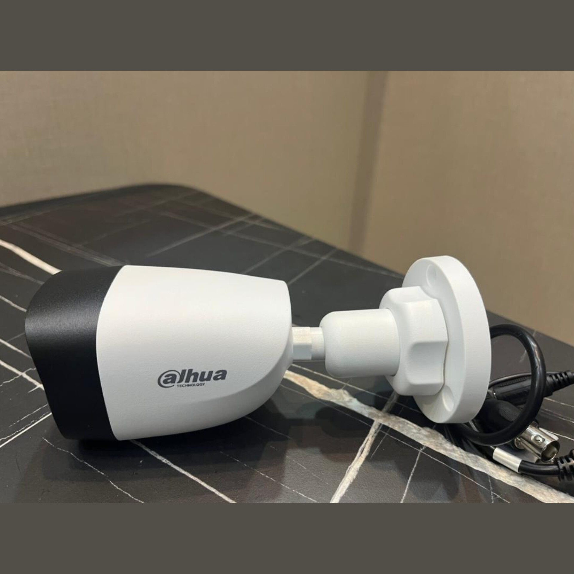 دوربین بولت داهوا HFW 1209CP LED