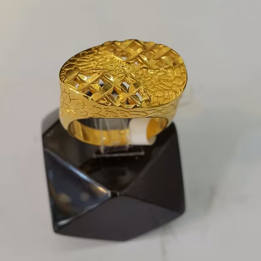 انگشتر طرح طلا