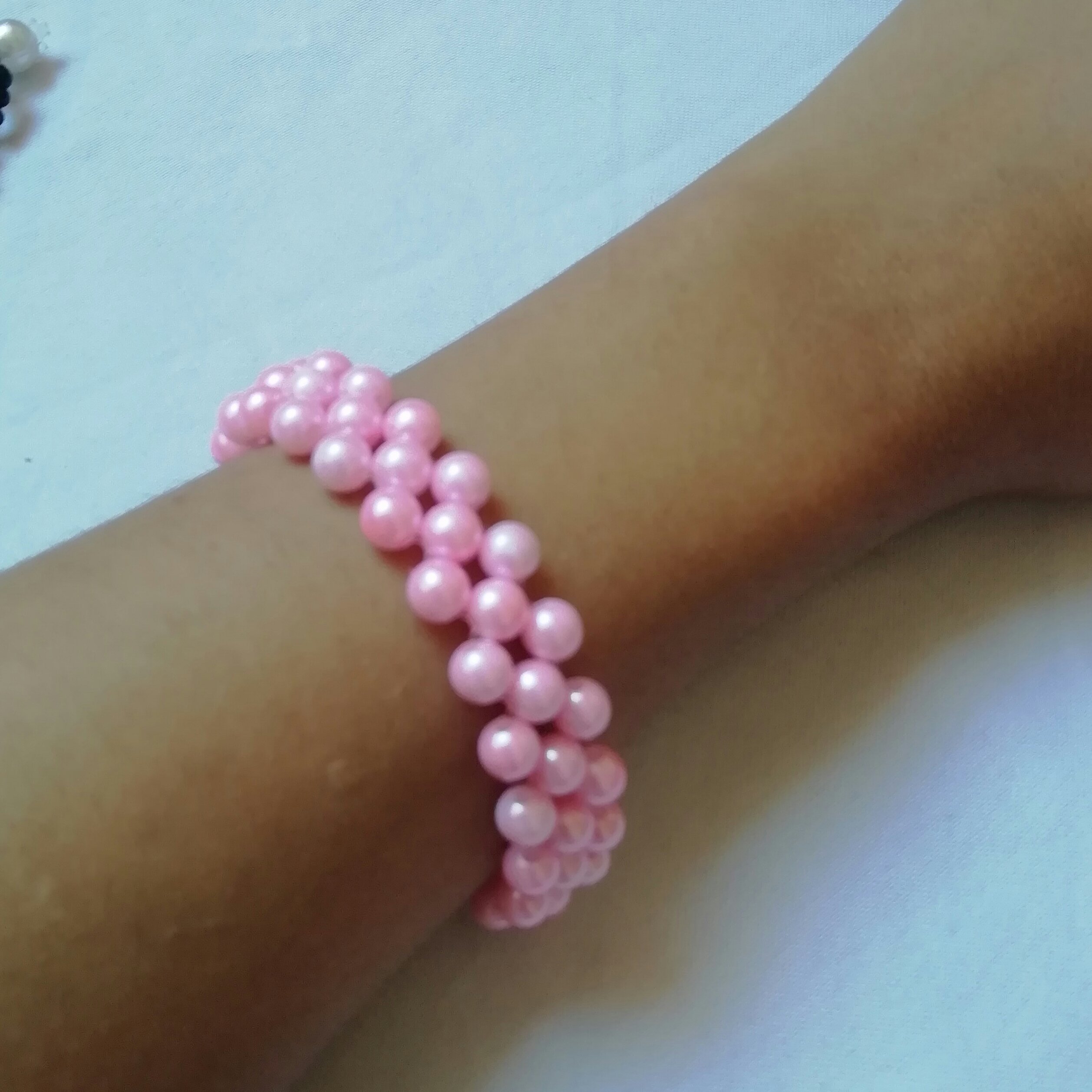 دستبند سنگ مروارید صورتی