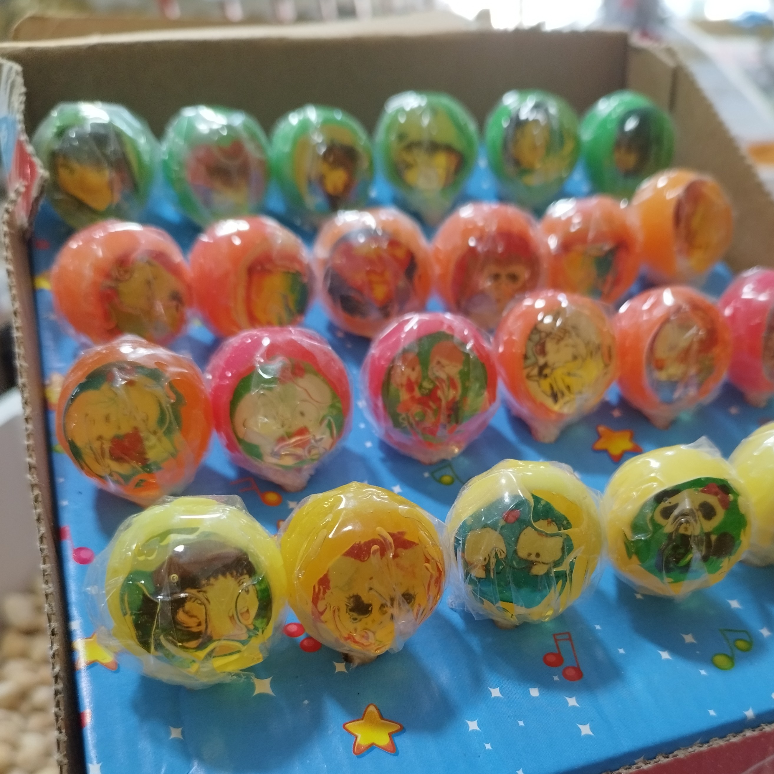 آبنبات چوبی سایز بزرگ سه بعدی محبوب کودکان (یک عدد)