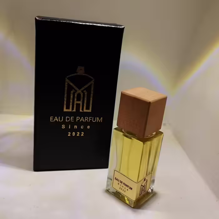 ادکلن مردانه عطر گای لاروش دراکار نویر مشابه اورجینال ماندگاری بالا 