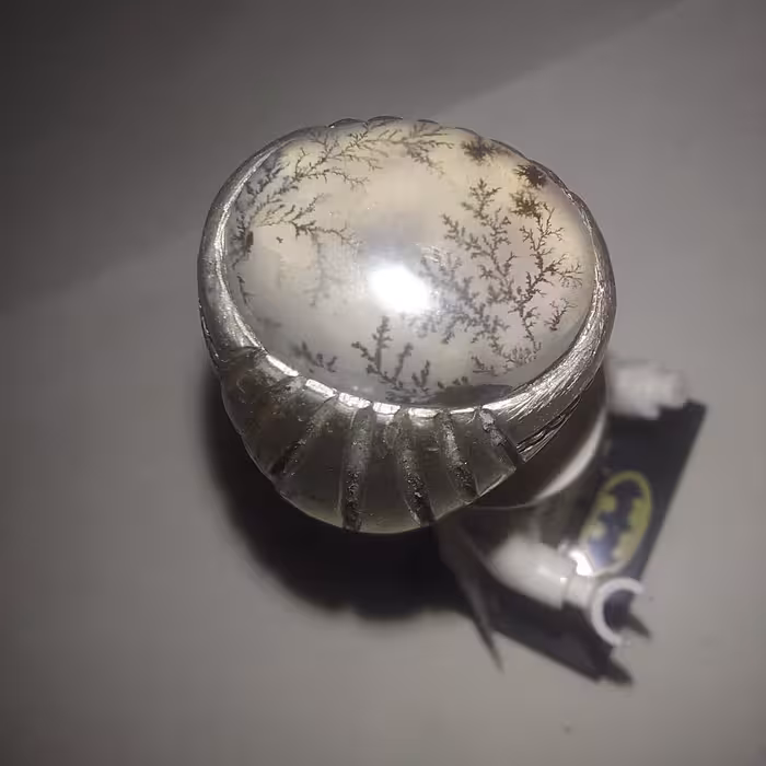 انگشتر  شجر بادرختان زیبا و برگهای تمام سوزنی با رکاب دست ساز و مهر سازنده