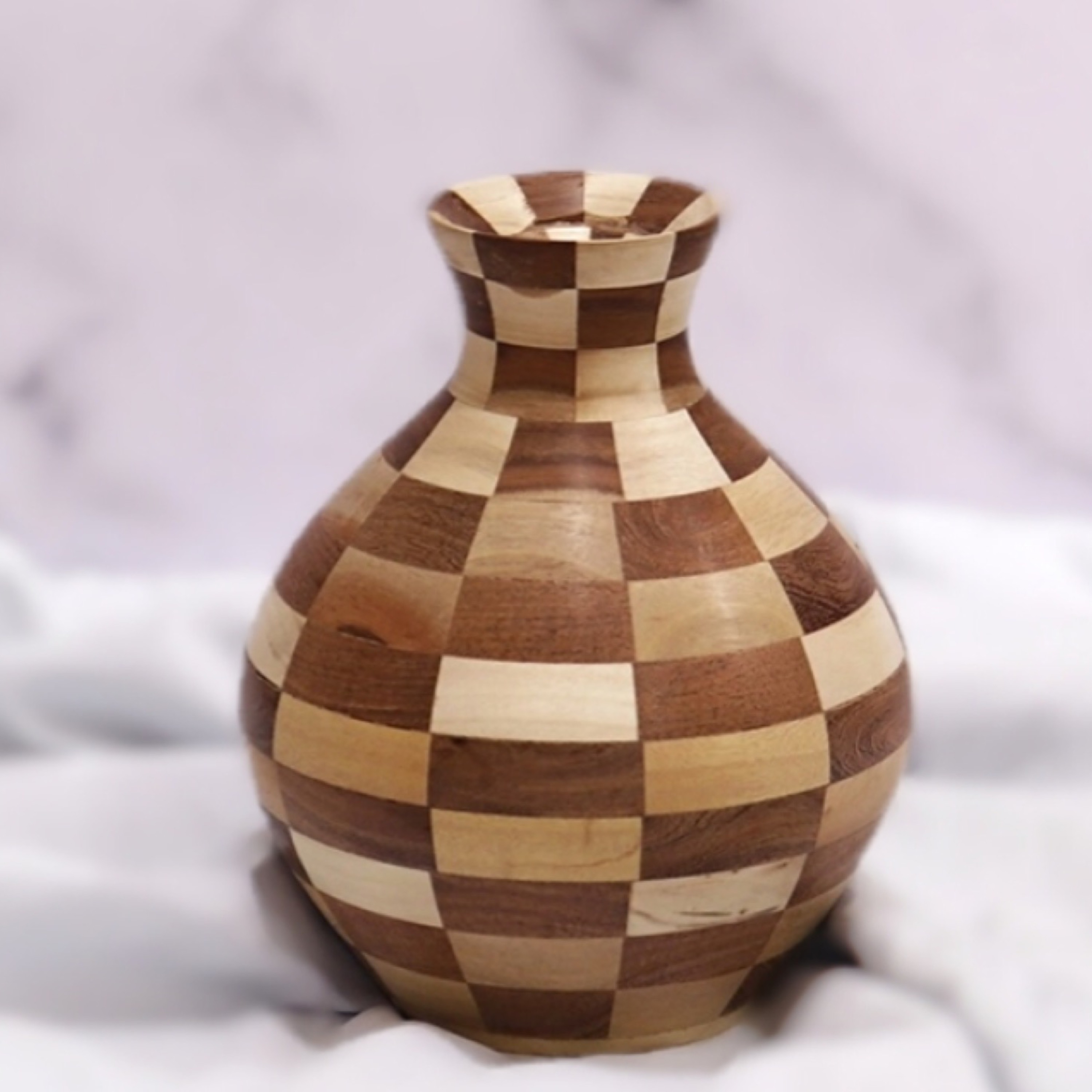 گلدان خراطی نفیس سبک لایه چینی