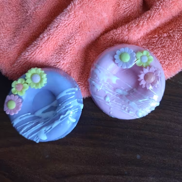 پک دو عددی صابون گلیسرینه طرح دونات،  یک طرح زیبا و خوشکل (قابل استفاده)