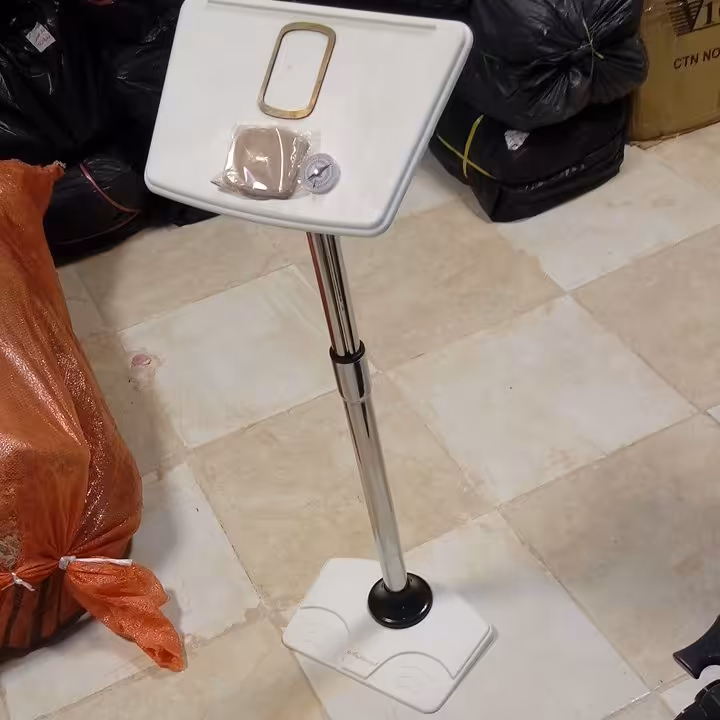 پایه مهر  . میز نماز  . جامهری پایه استیل. ارتفاع قابل تنظیم(تا 90سانت)و سجده گاه بزرگ با شیب قابل تنظیم