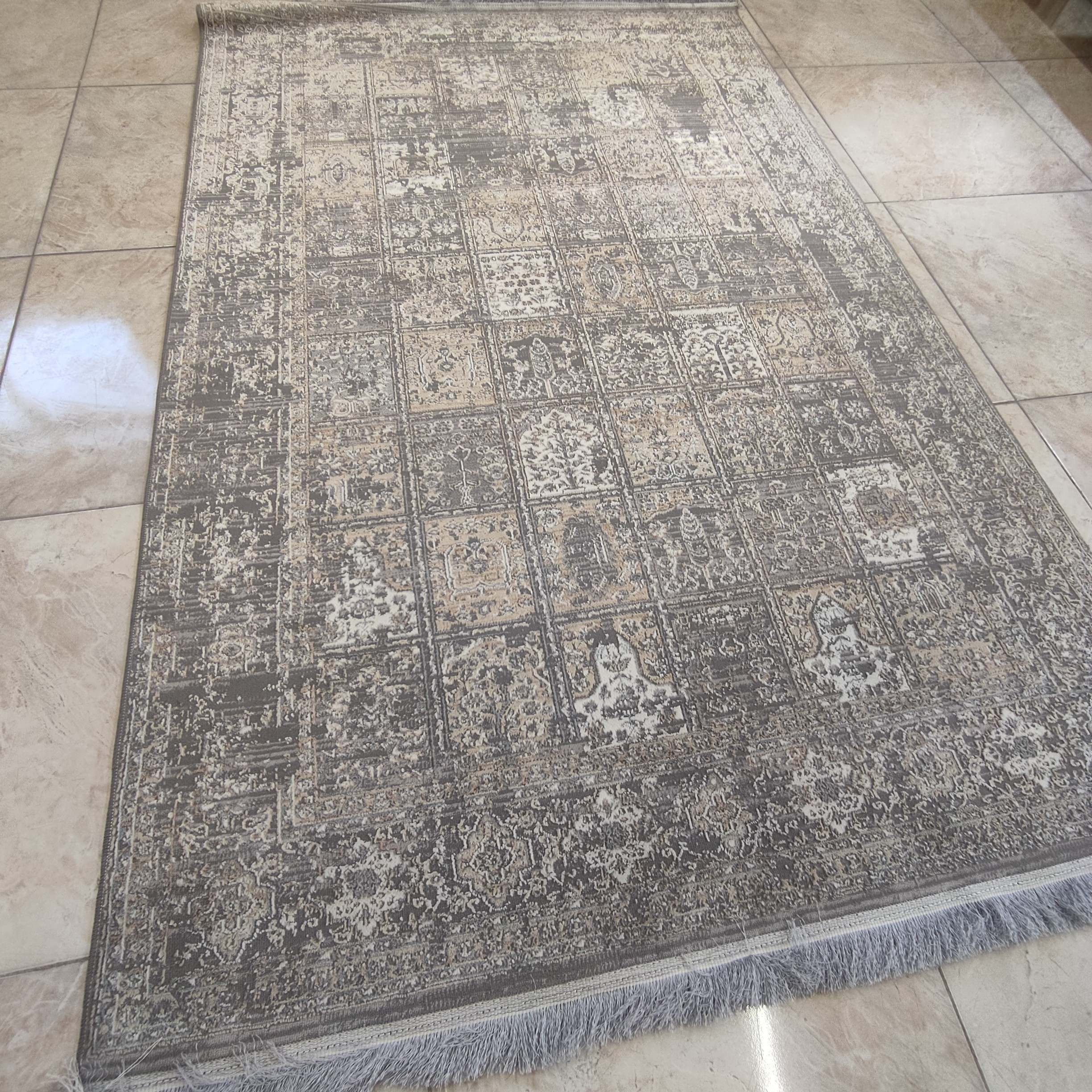 قالیچه 4 متری خشتی  وینتج  گل برجسته بدون پرز دهی و موگیری 