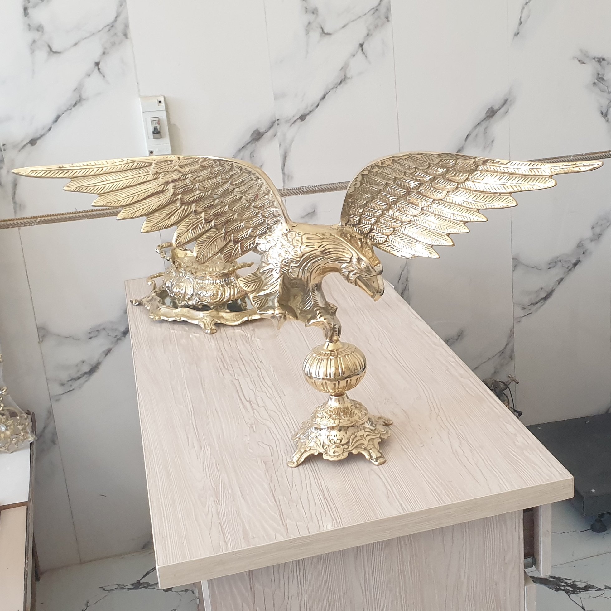 عقاب برنزی بزرگ