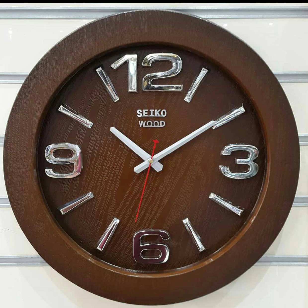ساعت دیواری سیکو مدل وود در دو رنگ