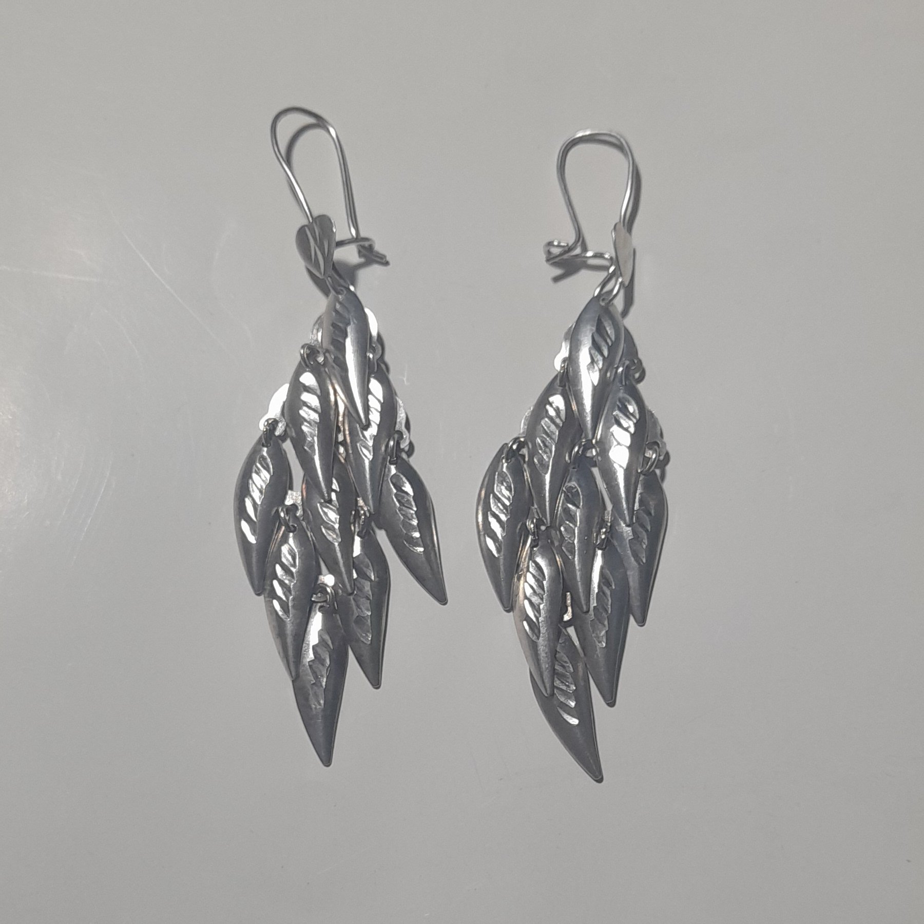 گوشواره برگی  