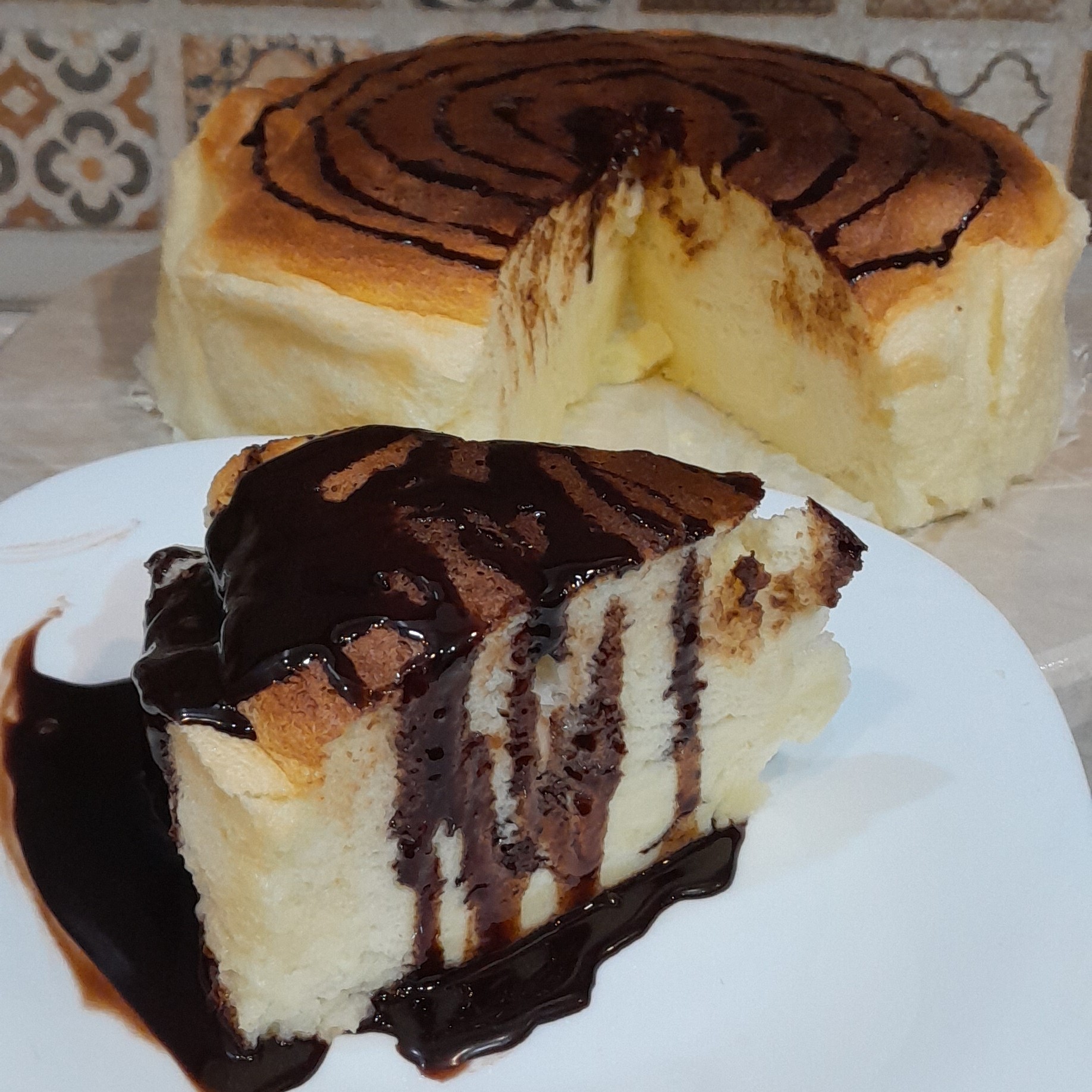چیز کیک ژاپنی خانگی(1300گرم)، کیک کافی شاپی(هزینه ارسال به صورت پس کرایه میباشد)