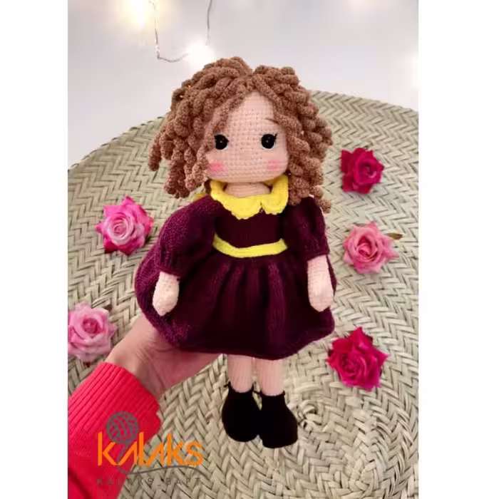عروسک دختر دست بافت