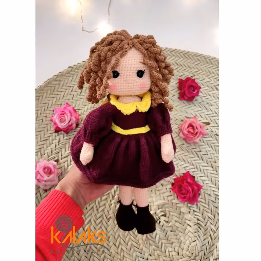 عروسک دختر دست بافت