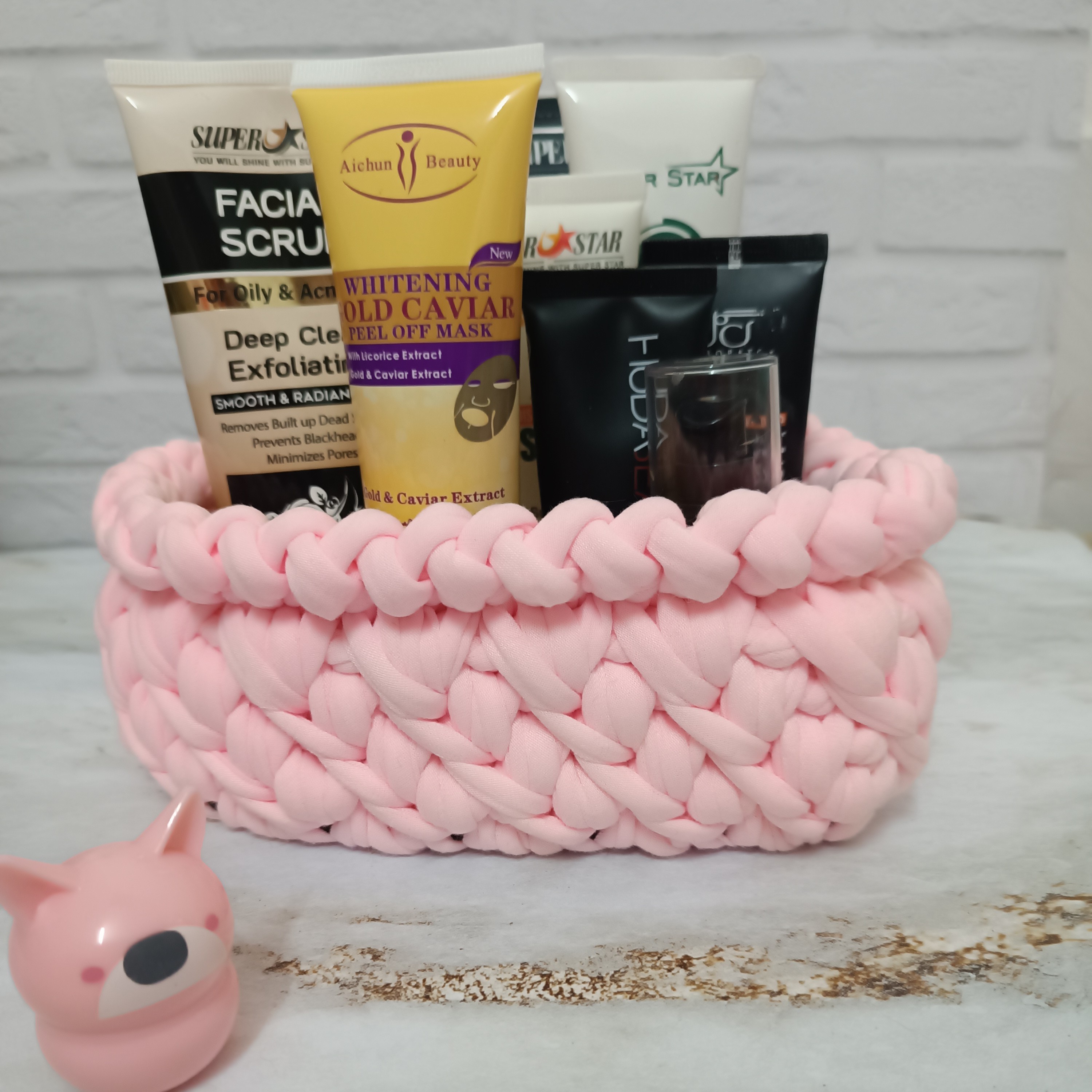 سبد قلبی صورتی