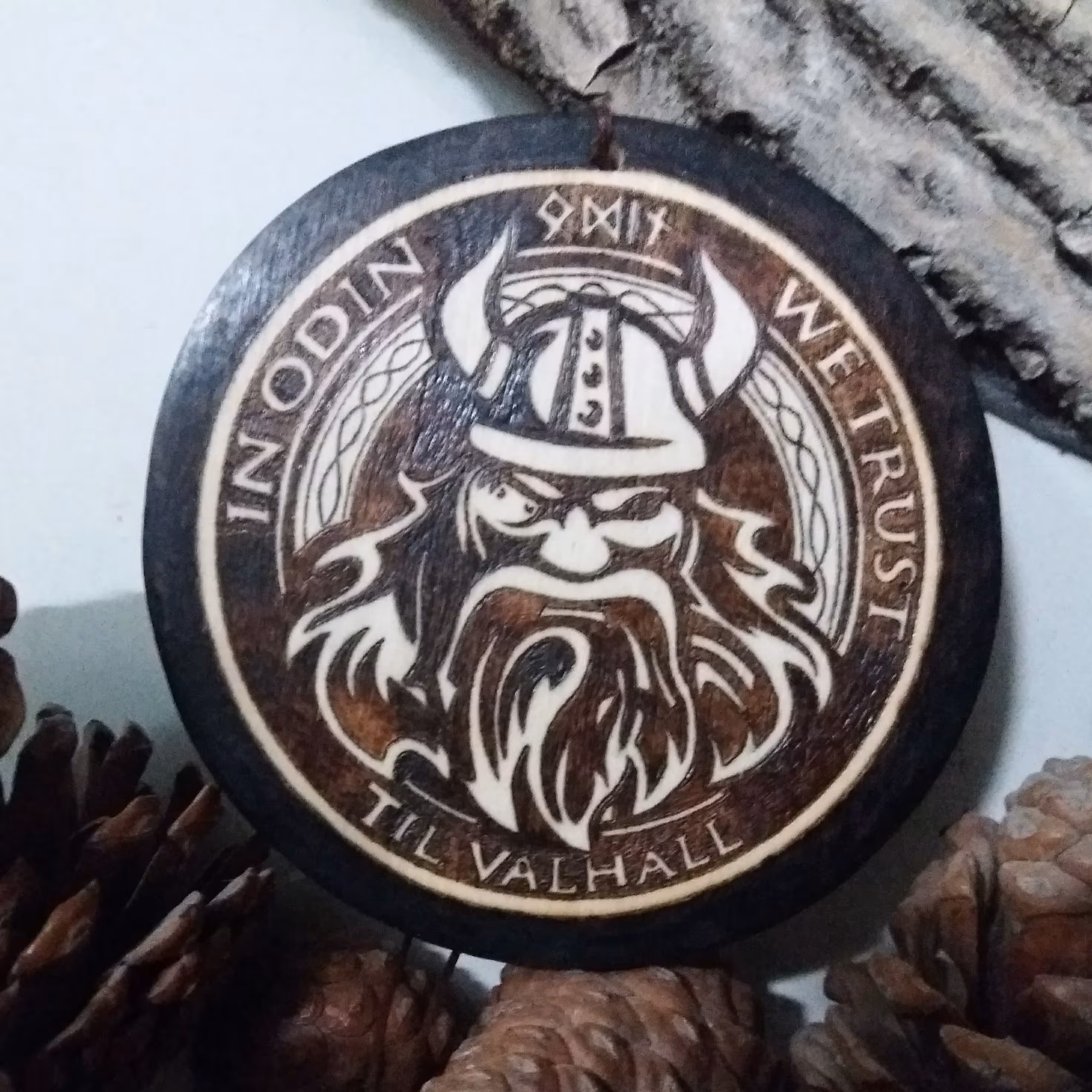 آویز سوخته کاری شده طرح وایکینگی