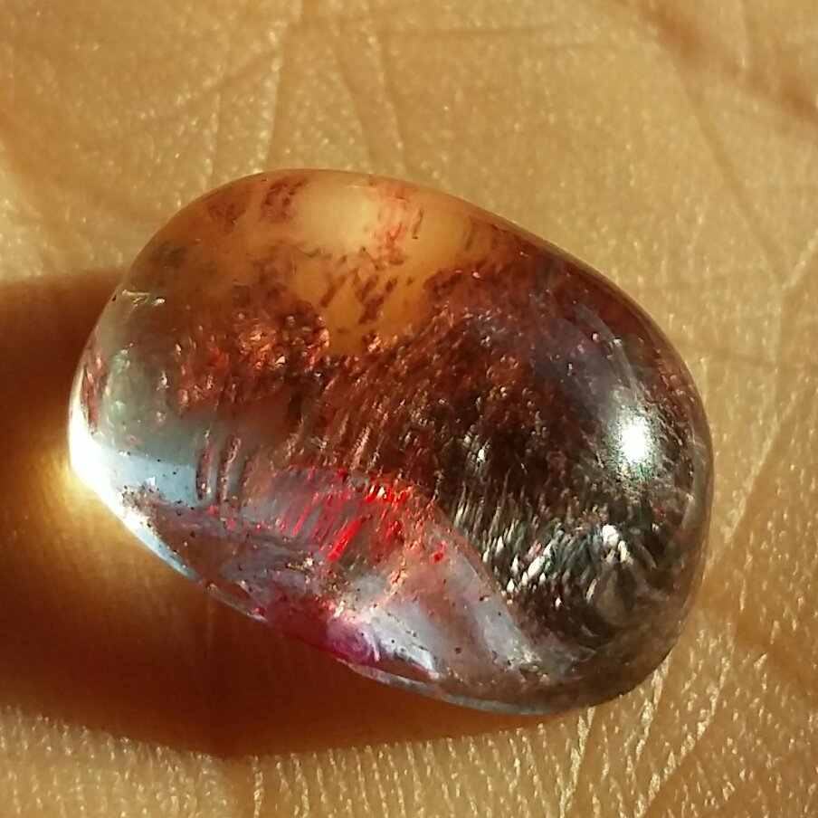 نگین فانتوم کوارتز بسیار خا اص چشم نواز
100 در صد طبیی شاا ااهکار خلقت