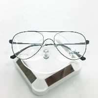 عینک طبی طرح ریبن RAYBAN برند JACOBS مشکی نوک مدادی قابلیت تعویض عدسی های طبی نمره دار را نیز دارد 