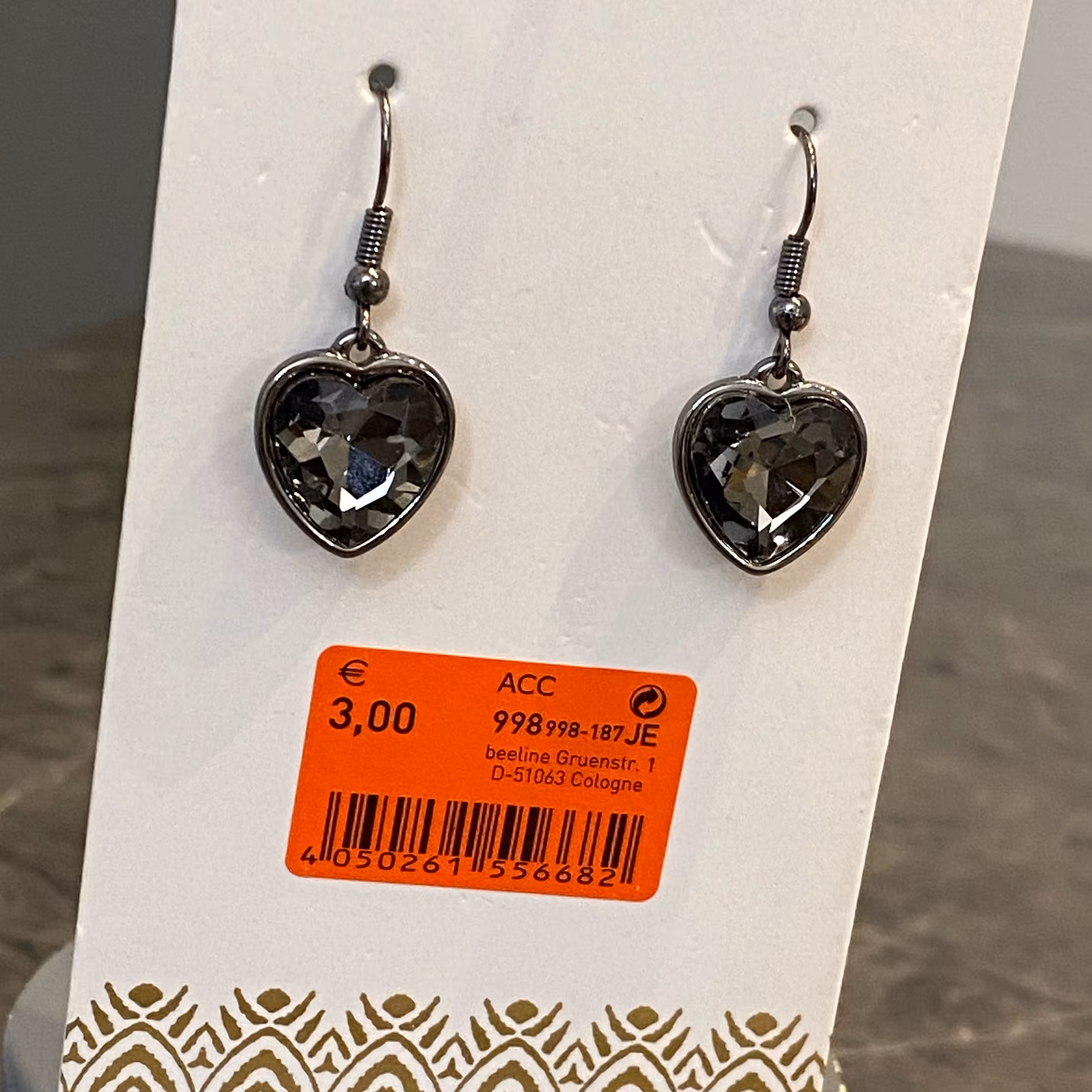 گوشواره ای بی نظیر و خاص کریستالی مناسب کادو تولد کد