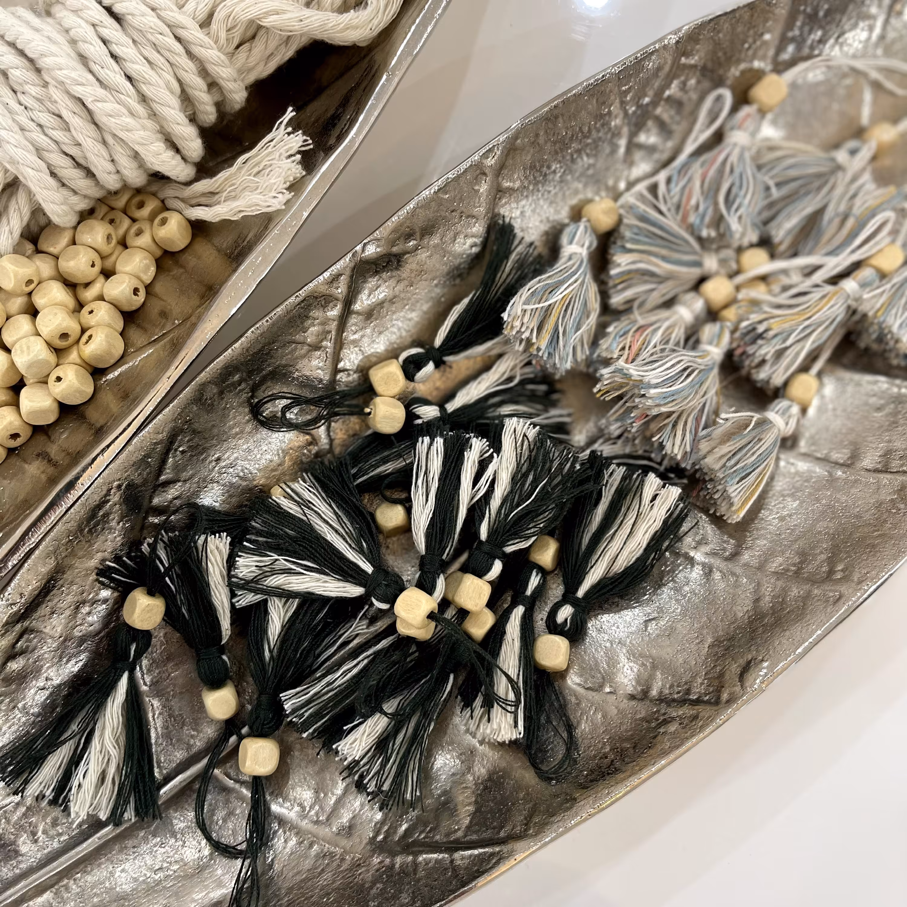 منگوله دستساز   به صورت عمده فروش