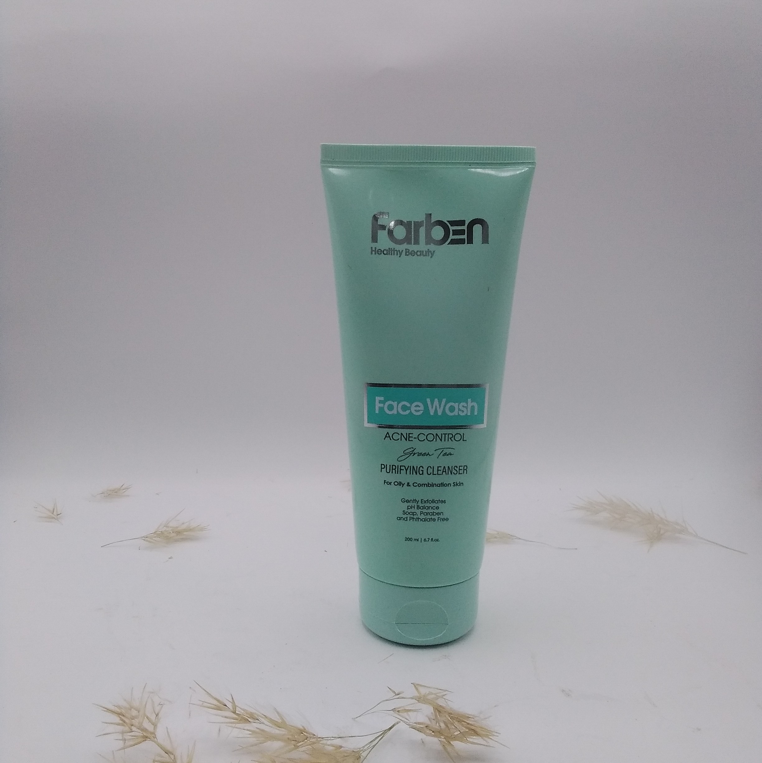 ژل شستشوی صورت فاربن حاوی روغن چای سبز مناسب پوست های چرب-مختلط و مستعد آکنه