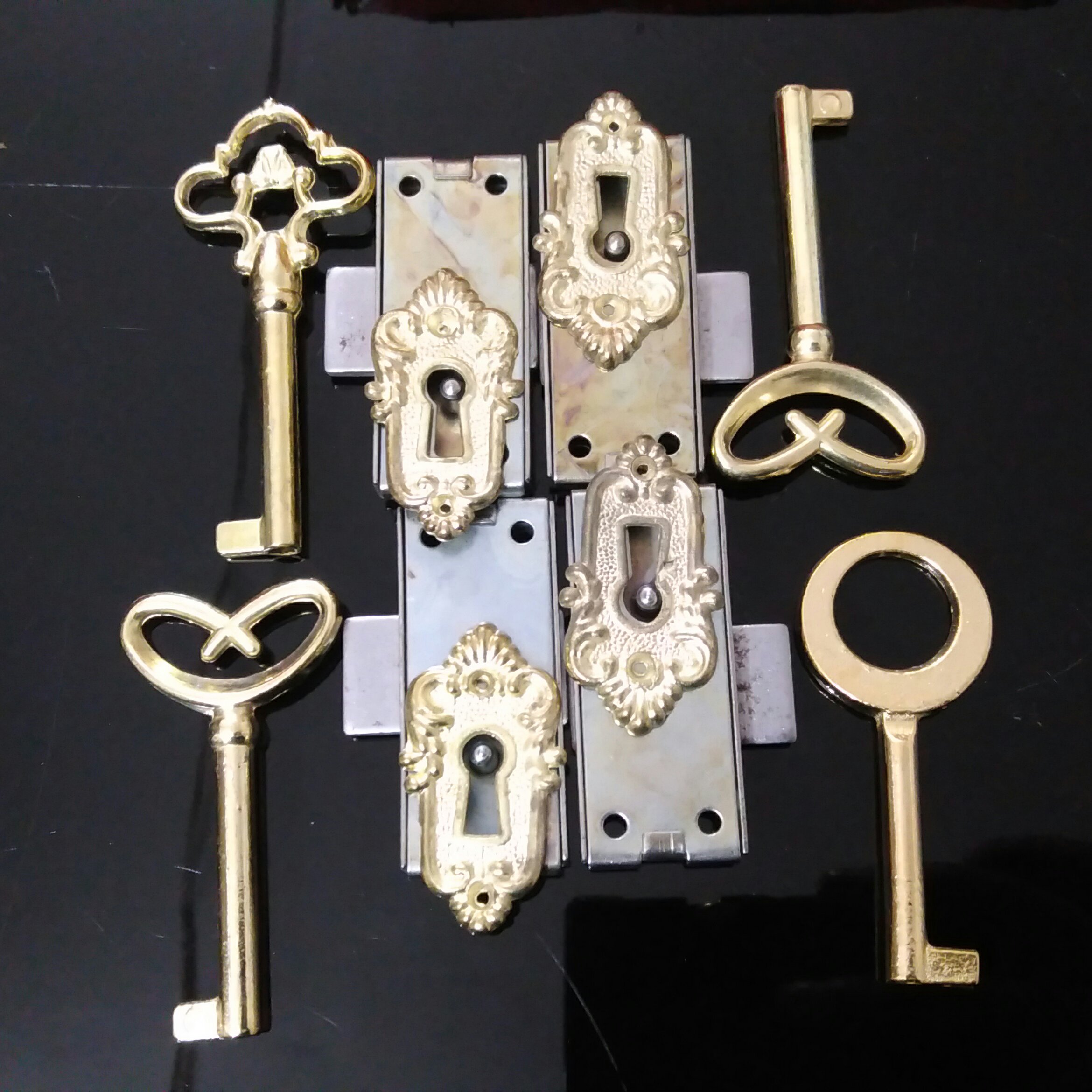 قفل وکلید سربی بوفه