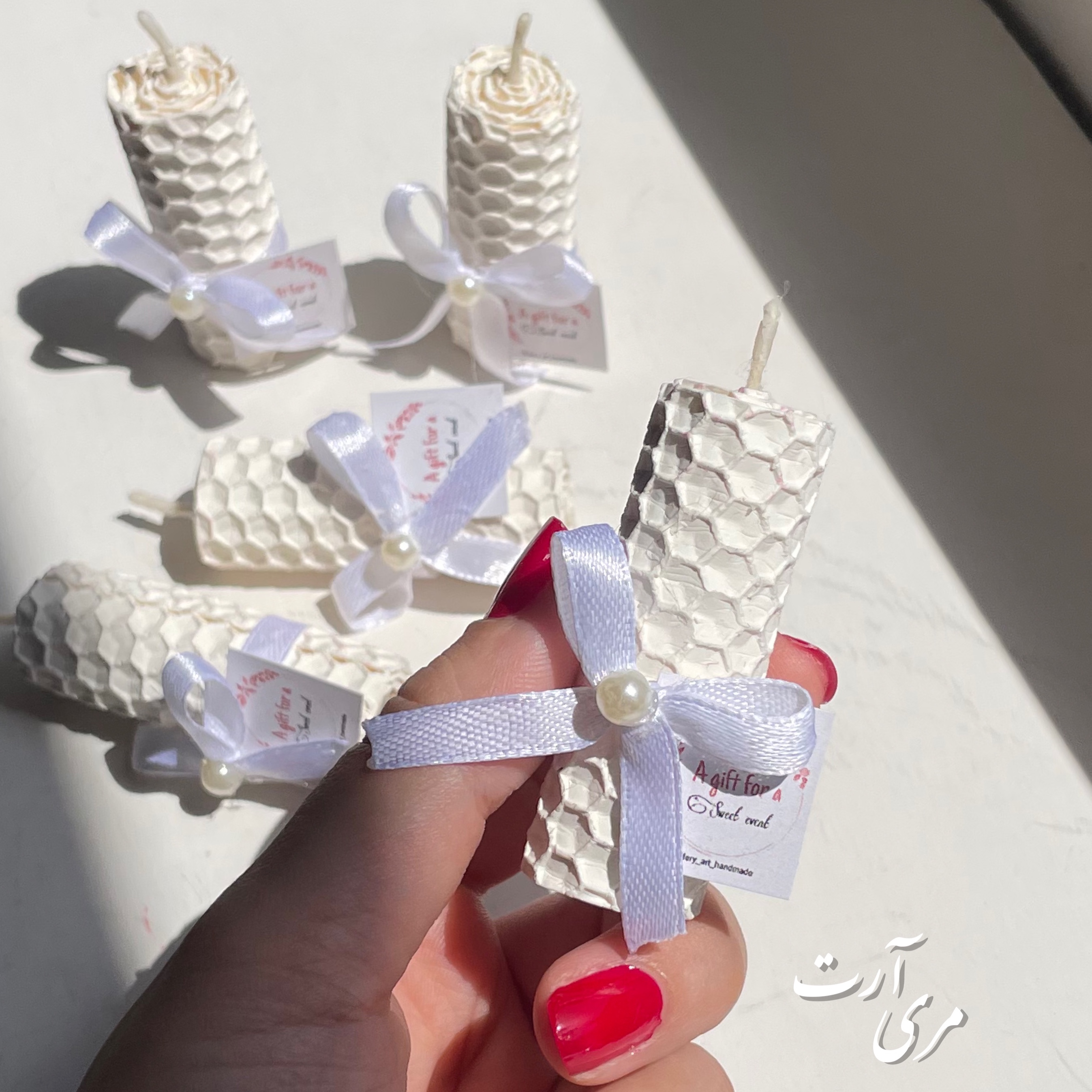 گیفت عروس شمع موم عسلی