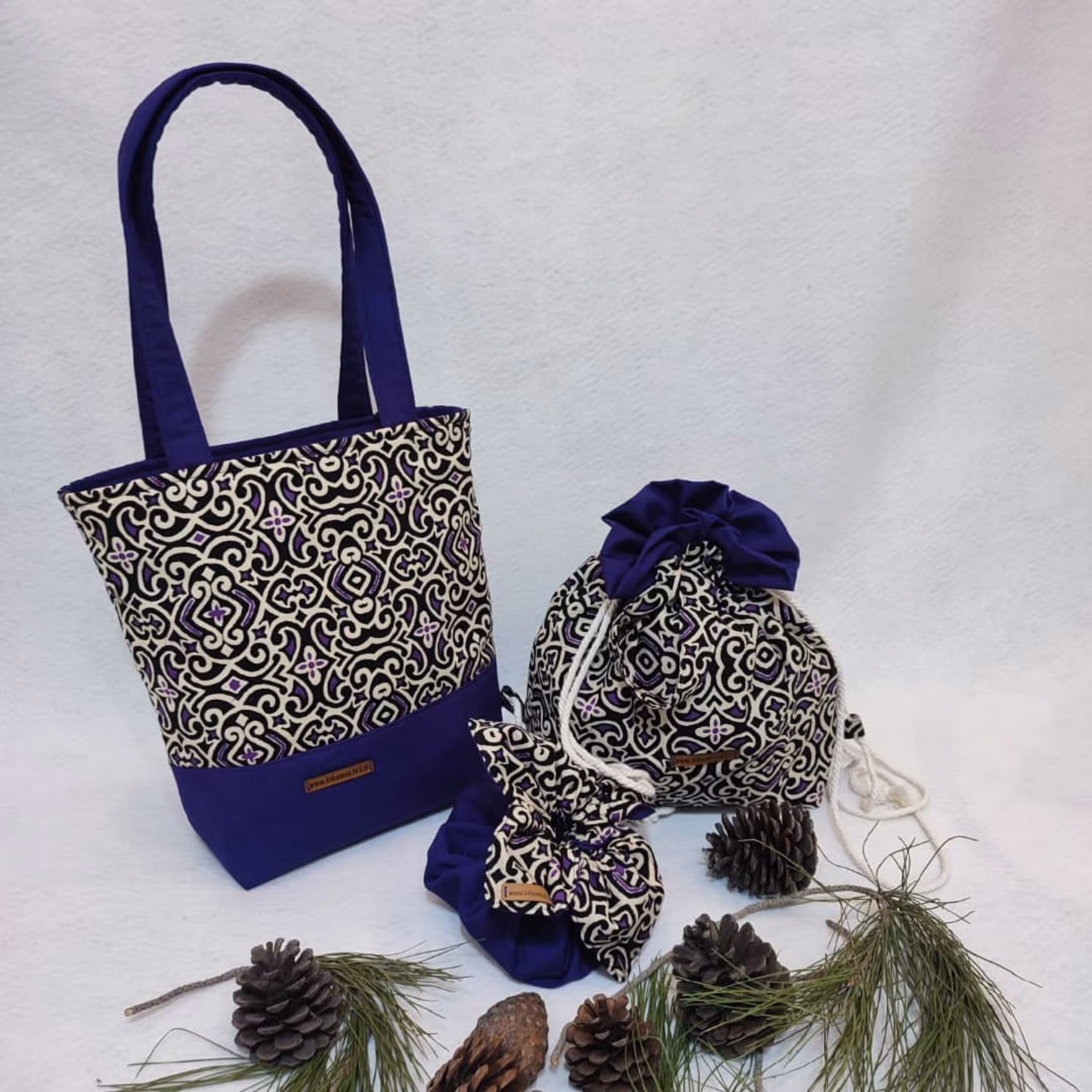 کیف زنانه و کوله پشتی دخترانه به همراه کیف لوازم آرایش