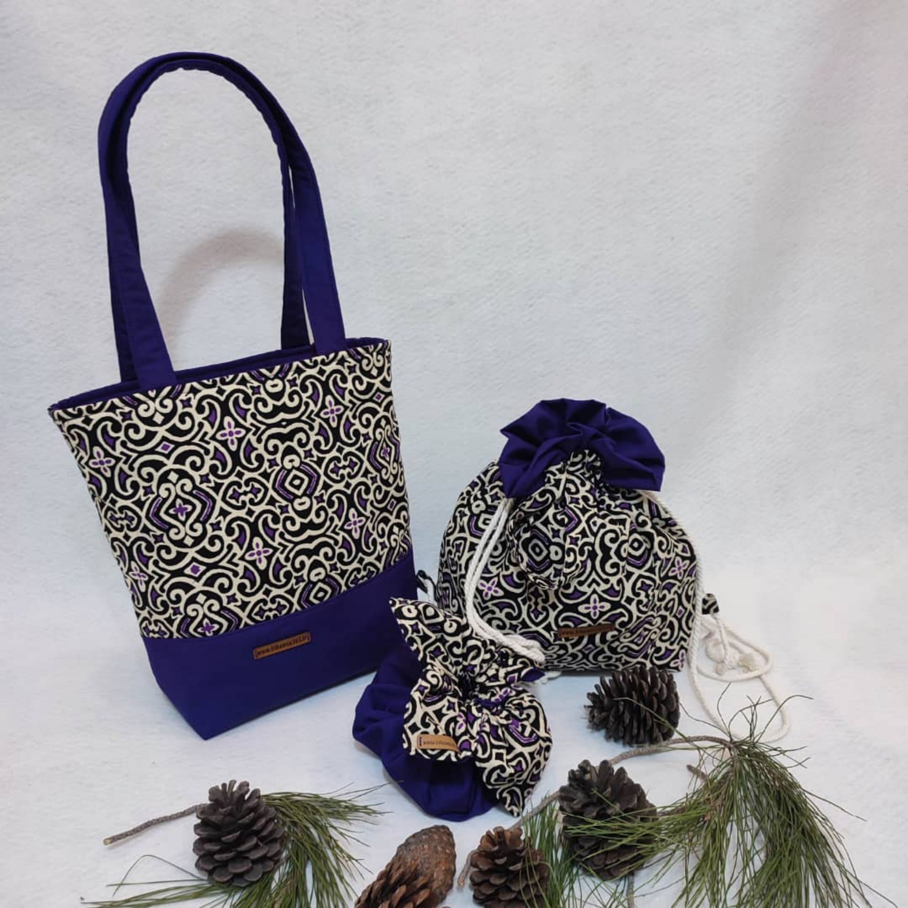 کیف زنانه و کوله پشتی دخترانه به همراه کیف لوازم آرایش