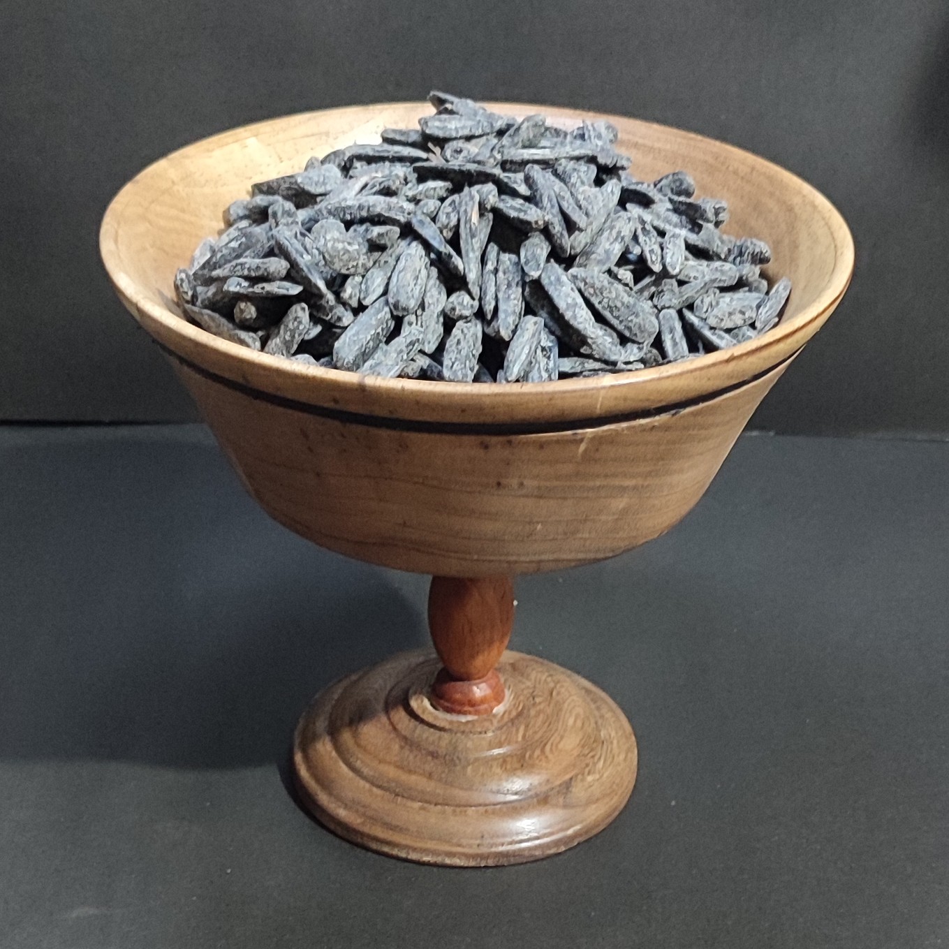 آجیل خوری پایه دار