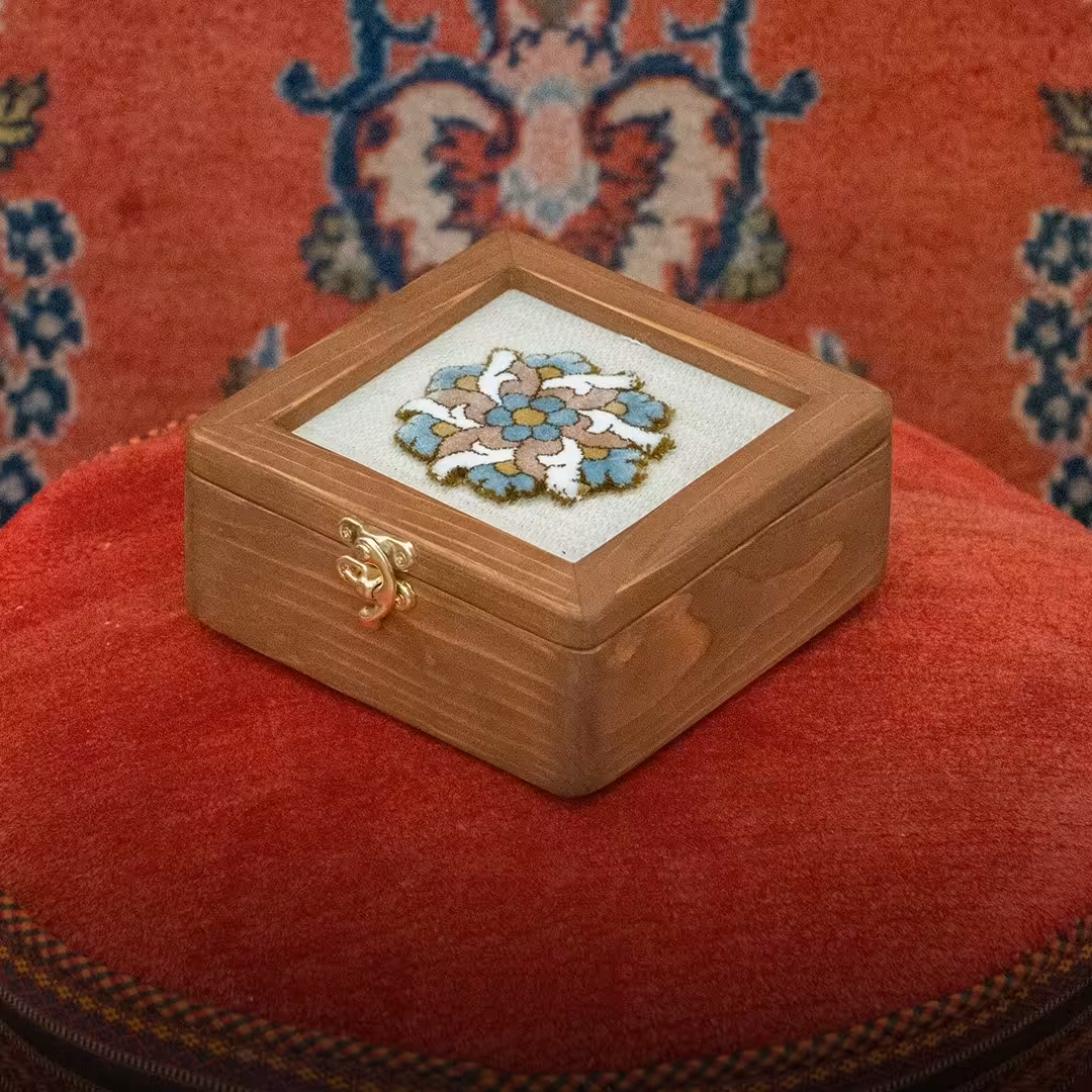 جعبه فرش چوبی