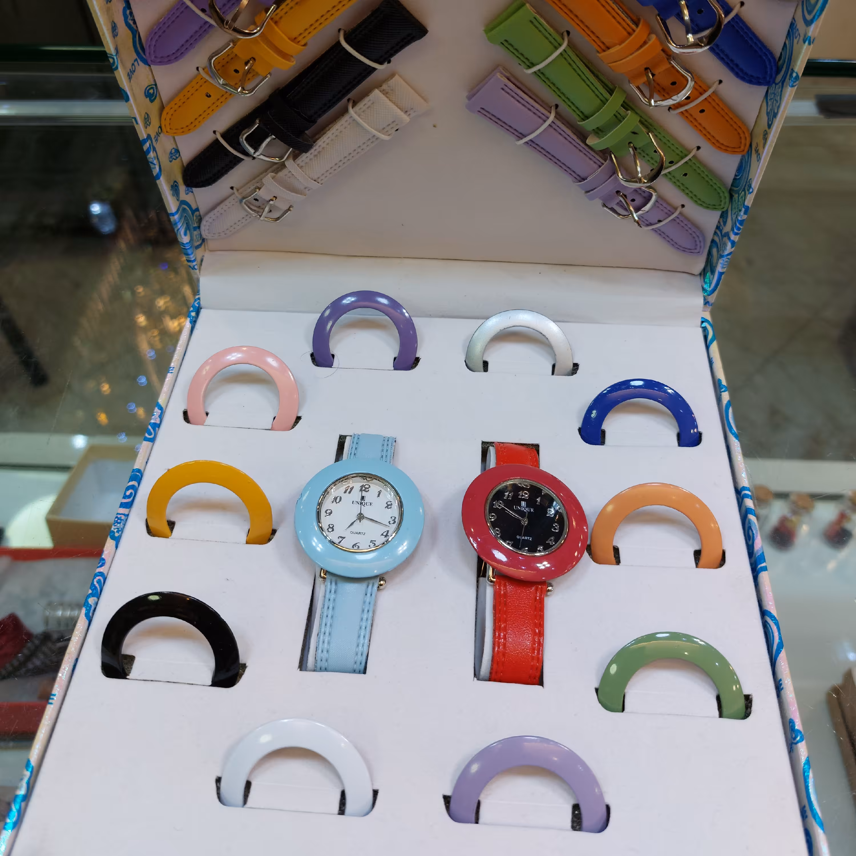 جعبه ساعت ست در رنگ های مختلف همراه با بند و قاب اضافی