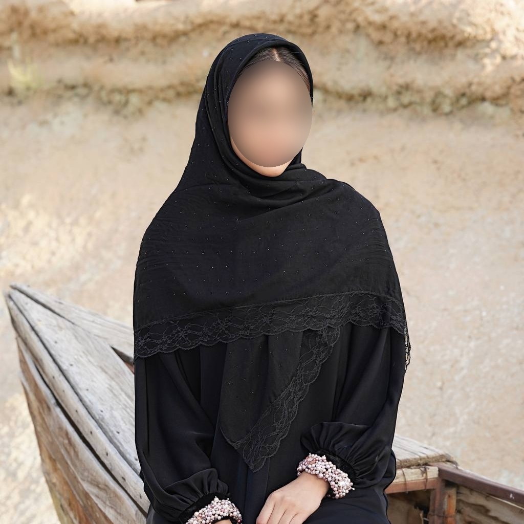 روسری مشکی محرم نخی نگین دار دور گیپور کد 130
