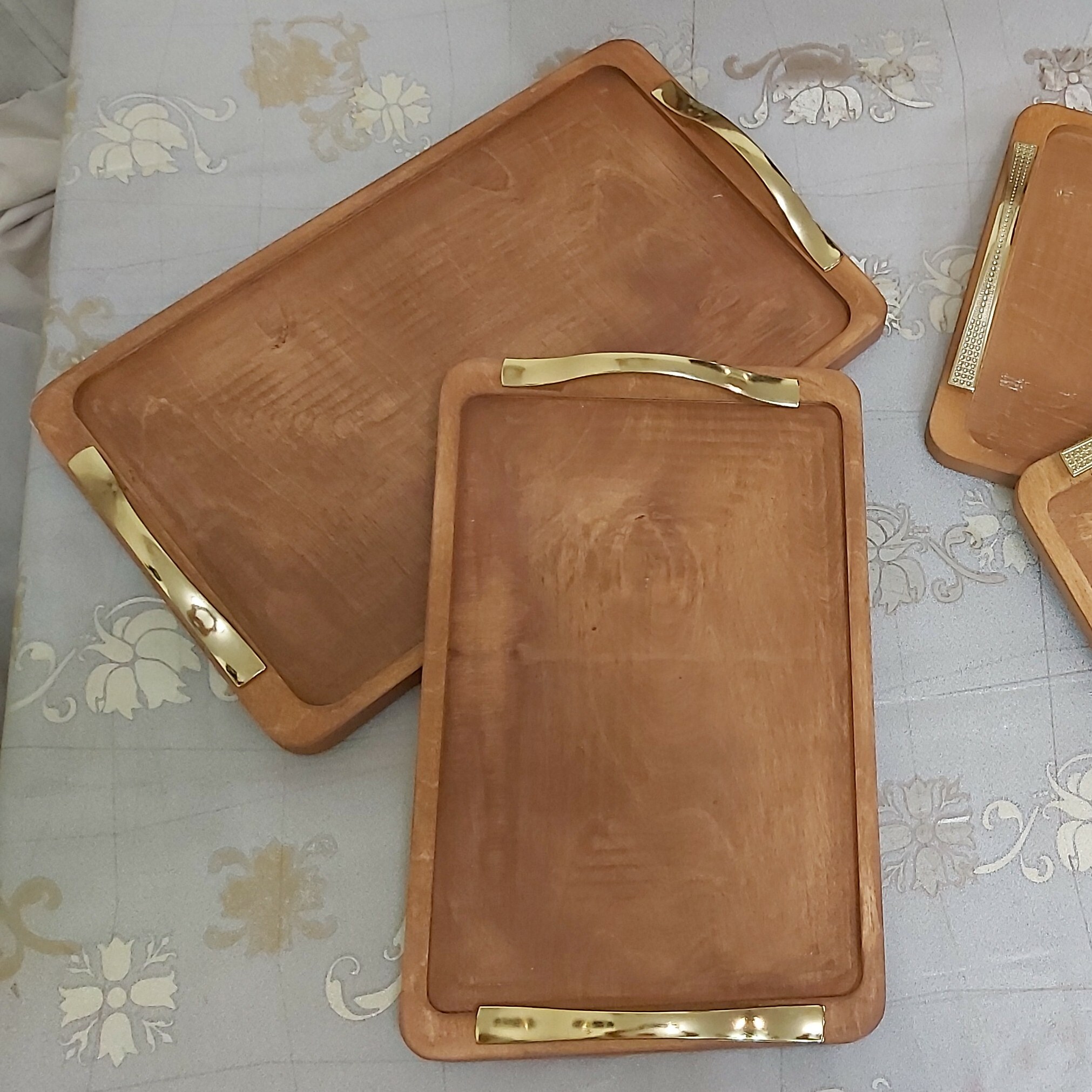 سینی دوقلوی چوبی دسته طلایی فندقی رنگ